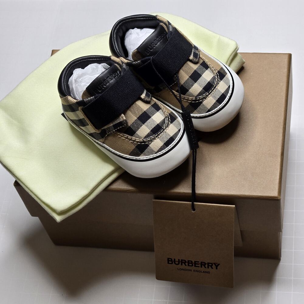 Burberry Vintage Check Cotton Newborn Bootie/Sneaker NWT Sizes EUR 17 / US 1.5/2